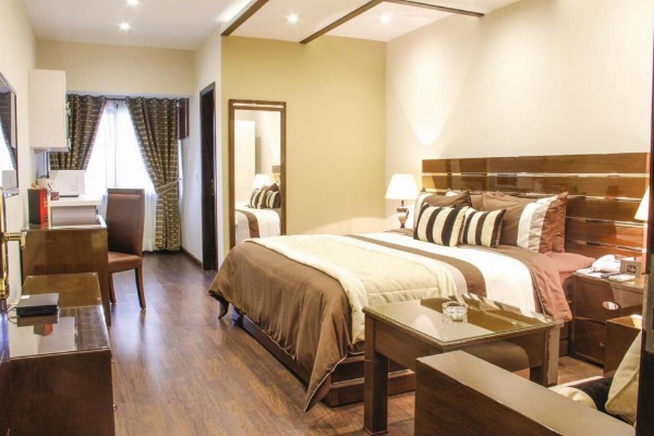 Royaute Luxury Suites and Hotel Gulberg Lahore image 7